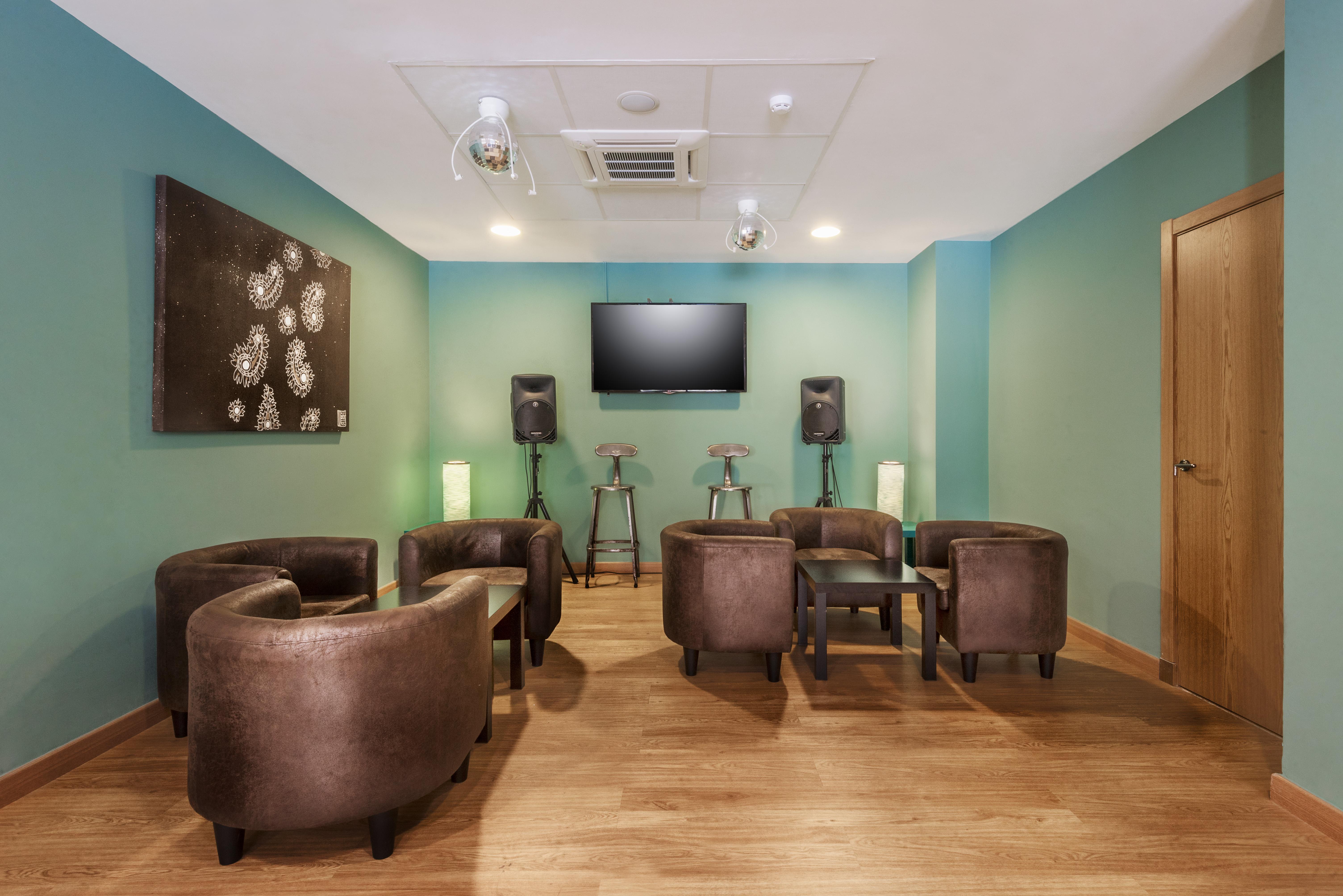 Hotel Mainare Playa Фуeнхирола Екстериор снимка