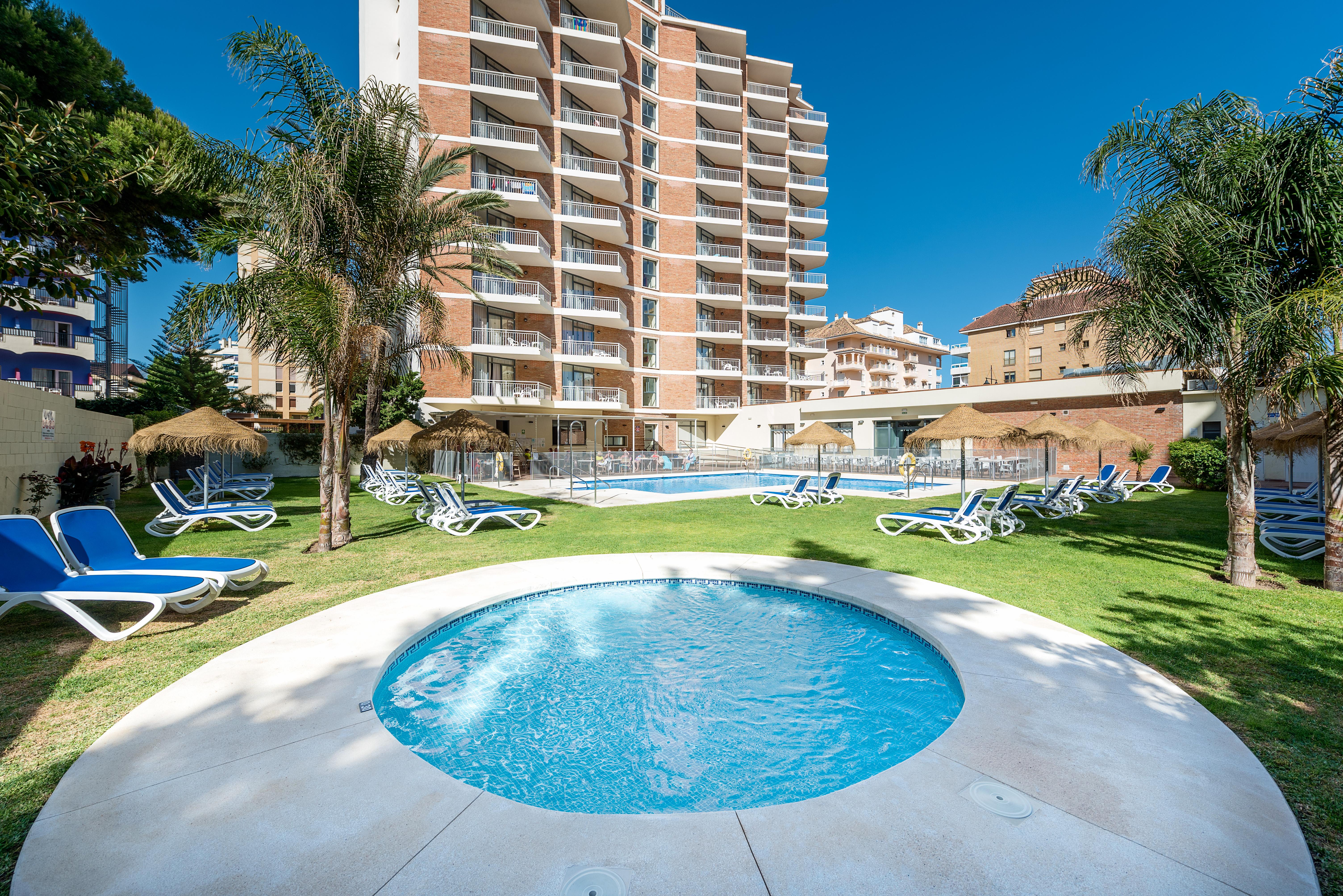 Hotel Mainare Playa Фуeнхирола Екстериор снимка
