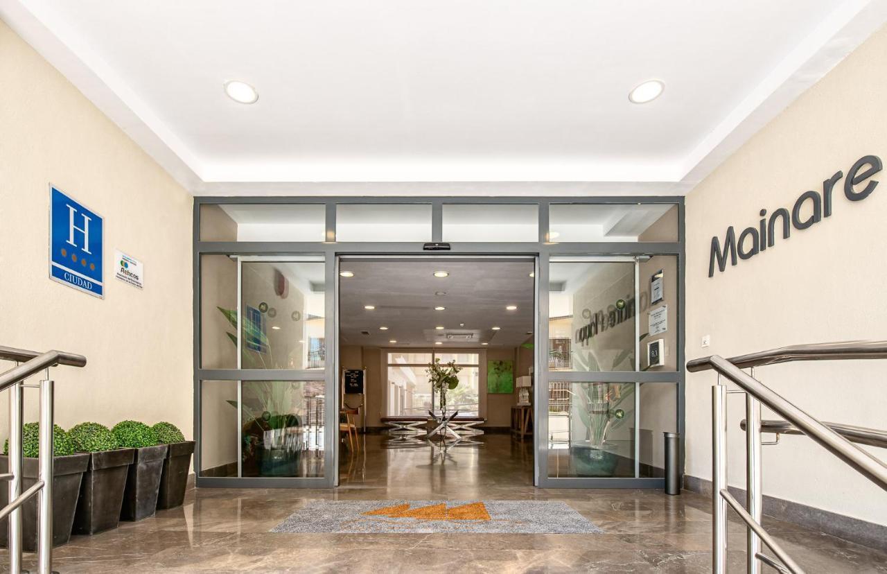 Hotel Mainare Playa Фуeнхирола Екстериор снимка