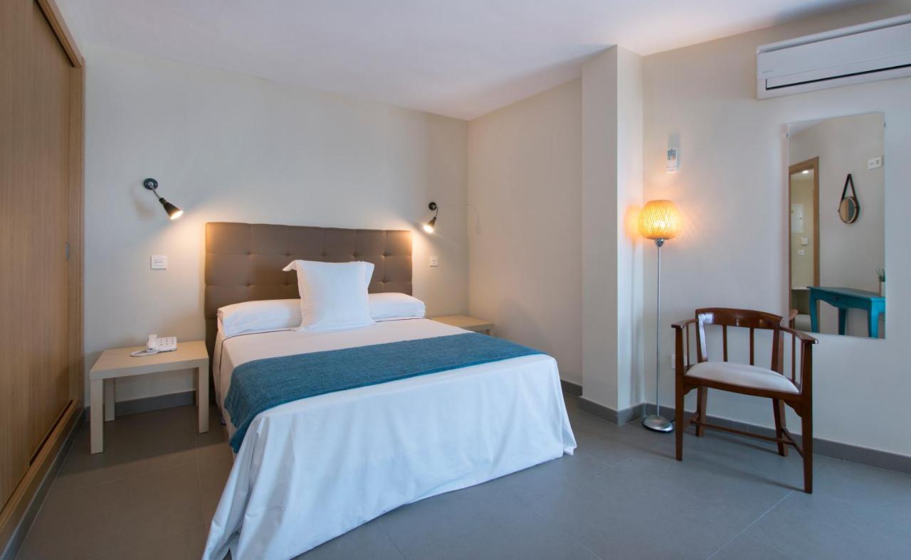 Hotel Mainare Playa Фуeнхирола Екстериор снимка